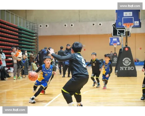 高清篮球赛事直播APP免费下载随时掌握赛场精彩瞬间实时观看体验 - 副本 (22) - 副本 - 副本