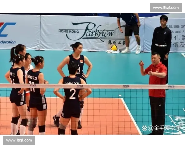 排球赛场激战正酣 各支强队争锋合作 共争冠军荣耀 排球赛场激战正酣 各支强队争锋合作 共争冠军荣耀